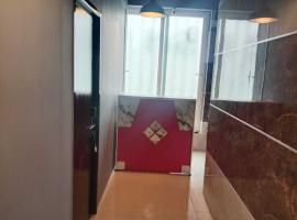 Hotel O Sri Sakthi Mahal, hotel near Chennai International Airport - MAA, Chennai