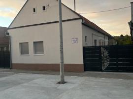 Prenociste-apartmani Laki S: Kula şehrinde bir otel