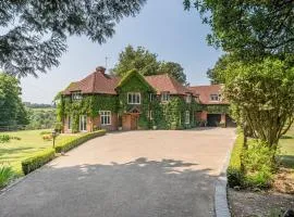 Old Lakenham by Group Retreats