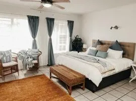 Cozy one bed, just a short walk to the beach