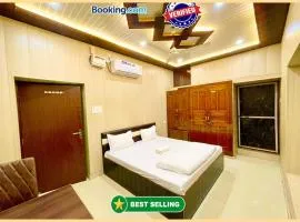 LUXUARY HOTEL - THE D!A - Nest - Primium - Near The Holy Kashi Vishwanath Temple !! # Free Wi-Fi Facilities - Fully Air Conditioned Hotel in Pricious location - Best Hotel In Varanasi