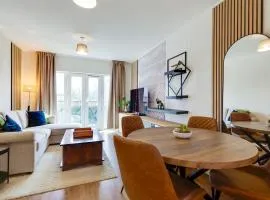 Pass the Keys Stylish and Modern Flat with Free Parking