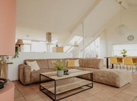Apartment Penthouse by Interhome, hotel en Uitgeest