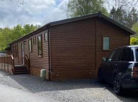 Hot Tub Lake District Lodge - Windermere, hotel v destinaci Troutbeck Bridge