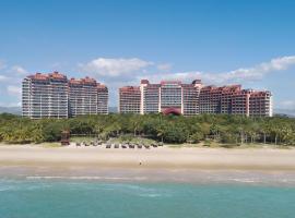Pullman Oceanview Sanya Bay Resort & Spa、三亜市のラグジュアリーホテル