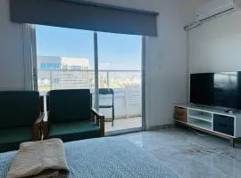 Central Rooms, 500m to Larnaca Marina