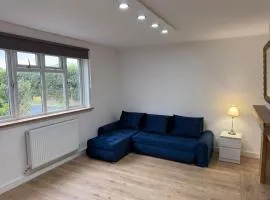 Cottage Sleeps 10 with Pets Allowed
