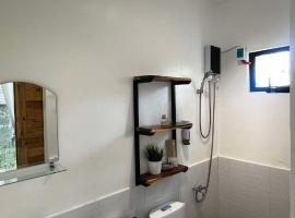 Balai Halang, hotel in Palavit