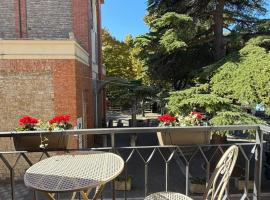 Luxury Apartment, Appartamento a Passignano sul Trasimeno, luxury hotel in Passignano sul Trasimeno