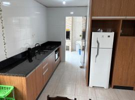 apartamento lindo com 2 quartos โรงแรมในอิตาโปอา