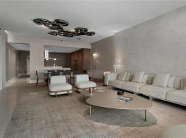 Upscale Sunny Isles Condo With Balcony, hotel in Sunny Isles Beach