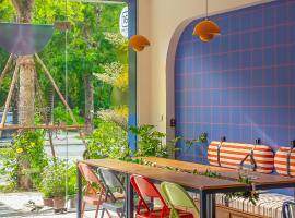 Leng x Vuishare - Ecopark with working space, hotel in Kim Quan