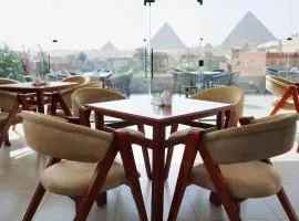 La tuya pyramids view