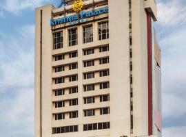 Krishna Palace Hotel, готель у місті Мумьаї