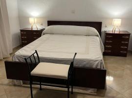 Casa en la Huertecilla, hotel in Lora del Río