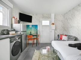 L'Estudio - Bedroom 2 pers near Paris, hotelli kohteessa Bobigny