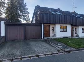 Reihenendhaus bei Nürnberg, σαλέ σε Petersaurach