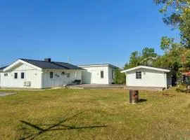 4 Bedroom Beautiful Home In Heberg
