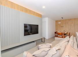 Praia Brava - Central entre Itajaí e BC - 2 Qts e Ar, hotel in Itajaí