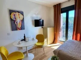 Sunny, cozy apartment in the very center