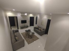 شقق السلام ثلاث غرف نوم حمامين وصالة ومطبخ6-j, khách sạn ở Jeddah