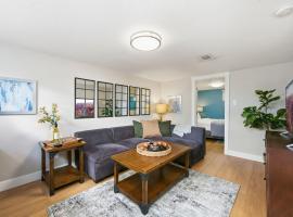 Inviting Bungalow Next to UNC - Free Cruiser Bikes，位于格里利的酒店