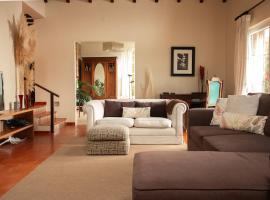 Roca Art House, hotel en Azoia