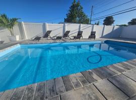 Heated Pool Home 10 miles Beach 3 miles IMG, hotel a Bradenton