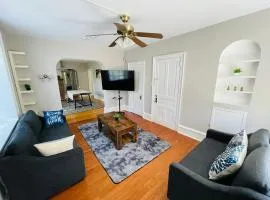 Style And Charm 2br Apt In Melrose Park