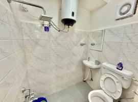 Yepplo Holiday Home - Traditional 2BHK Wooden House - Laban, Shillong, villa in Shillong