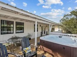 Running Buck Cabin 2 - Hot Tub & 5 Min to Main