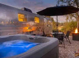 Running Buck Airstream 1 - Hot Tub & 5 Min to Main