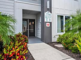 Comfortable Condo Near Disney With Resort & Waterpark Access - B7 - 128