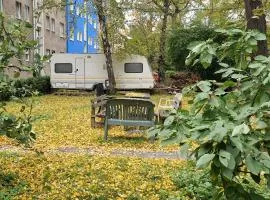 Beheizter Wohnwagen mit Küche und Duschbad