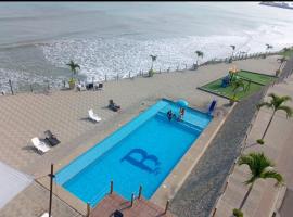 Casa con vista al mar y piscina en Manta，位于曼塔的酒店