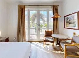 SV253 2BR 3BA Spa Villa with Pool Access & Views