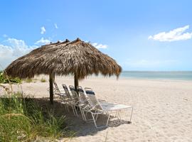 Gulf Tides of Longboat Key by Coolvacay, hotel v destinaci Longboat Key