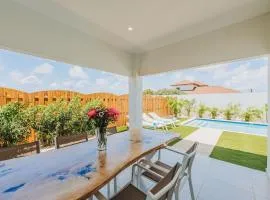 Cozy Villa, BBQ, Spacious Outdoor, Pool, 6 Sleeps