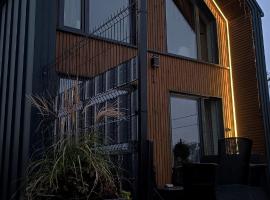 Domki Pod Łysicą- domki z basenem i jacuzzi, hotel v destinaci Krajno Pierwsze