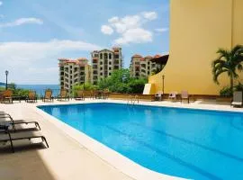 Presidential Suites 4 - Spacious condo in the heart of Flamingo, sleeps 6