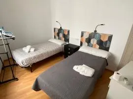 PUSHE Bedroom Granada Estacion Business & Art 1