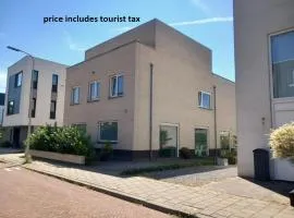 B&B luxury villa, free parking, close to the center