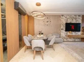 Luxury Apartment with Sea View & Free Parking