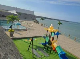 Casa con vista al mar y piscina en Manta