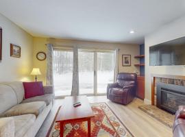 Mountain Breeze, hotel i Warren