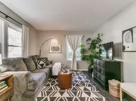 1402 Crescent