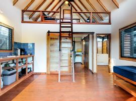 Toucan Cabaña at Inn The Trees -Gold Standard Certified, villa in Seine Bight Village