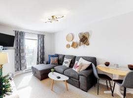 Hilltop Hideaway Suite - Legacy 401, hotel em Big White