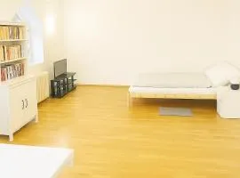 Ubytování nad kostelem pro ženy a páry