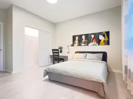 Modern suite with private bathroom Yonge Finch sub